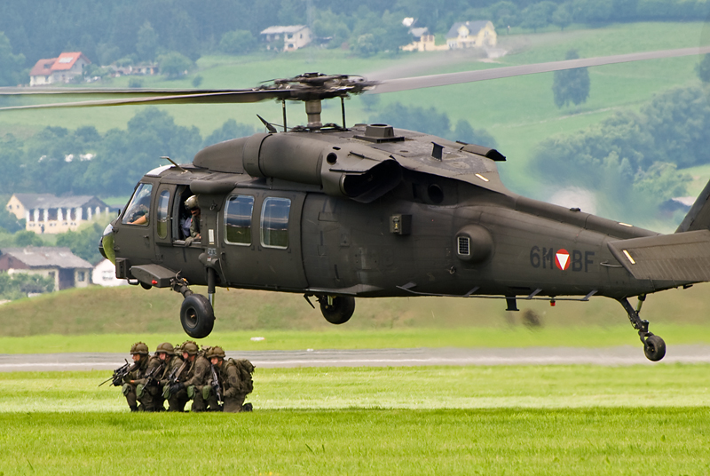 089_AirPower_Sikorsky S-70A-42 Black Hawk.jpg
